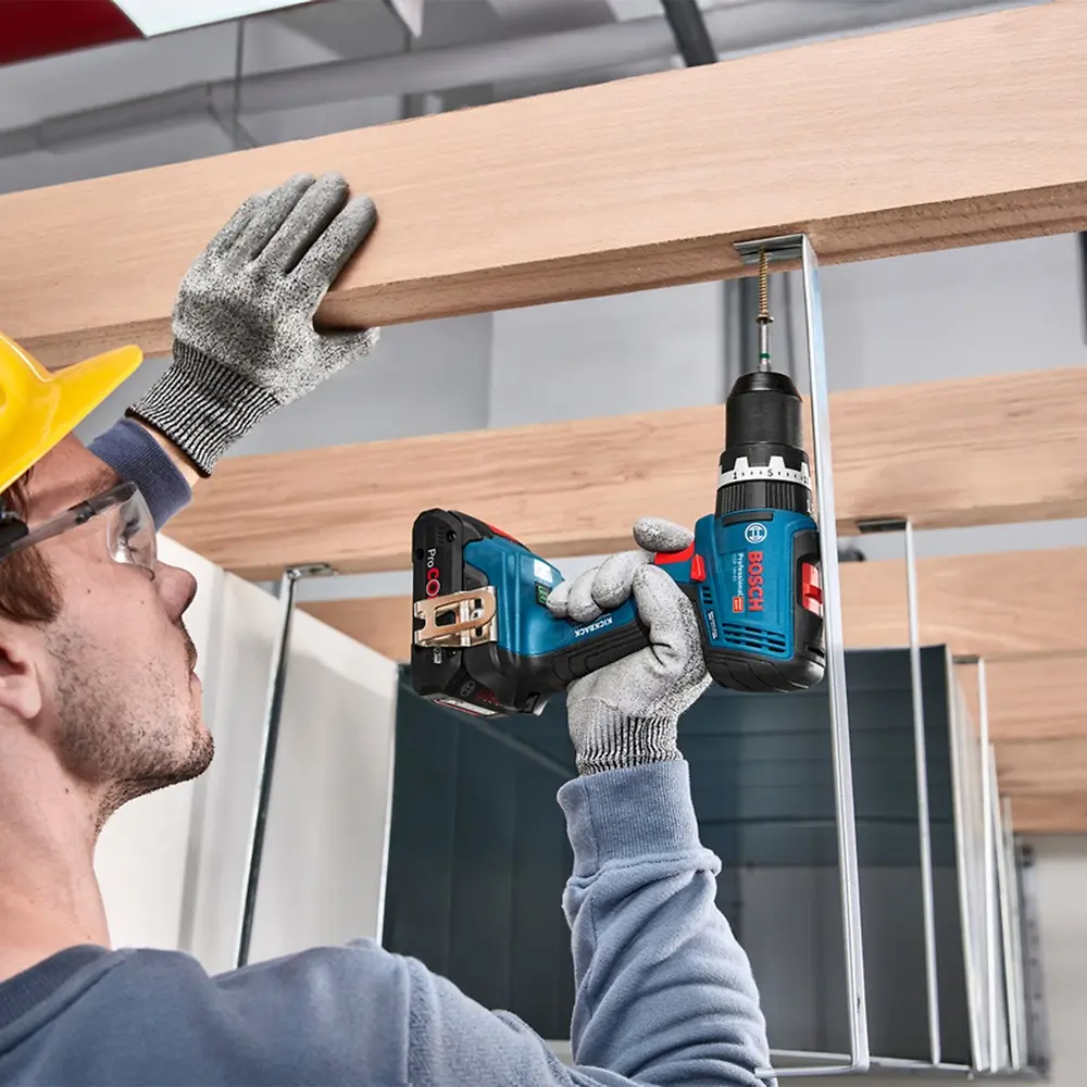 Parafusadeira Furadeira de Impacto Bosch GSB 18V-65 18V Brushless com 2 Baterias e Carregador