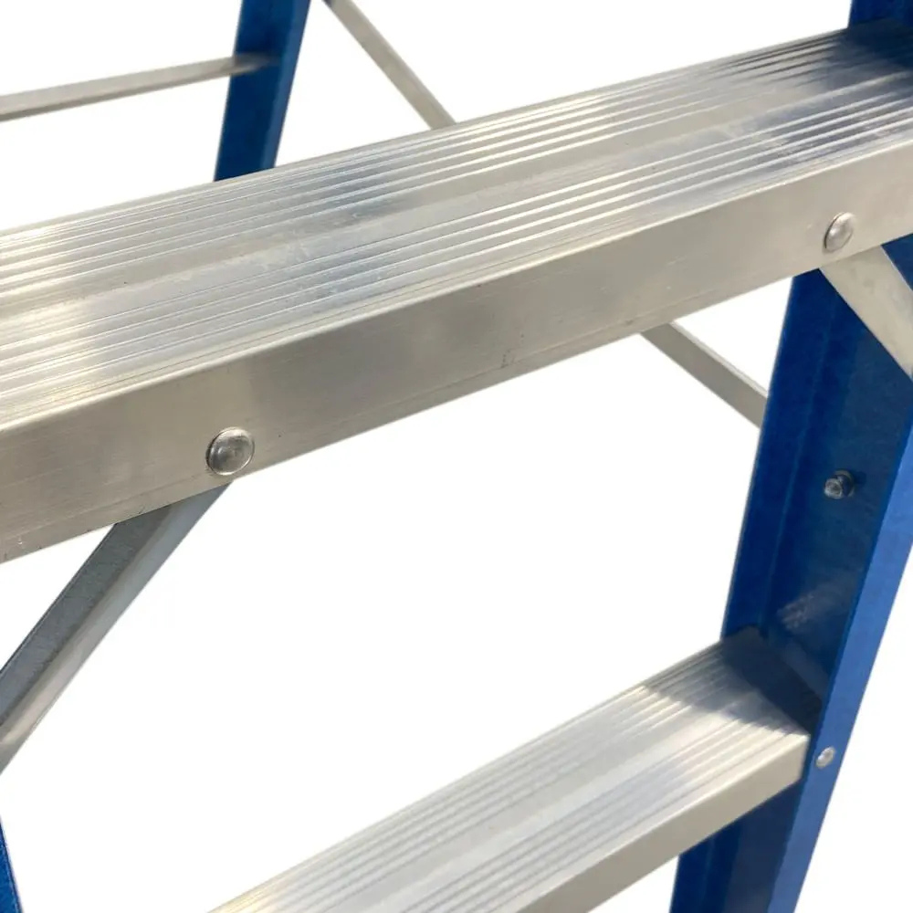 Escada de Fibra Alumínio Tesoura Simples Premium 2,10m 7 Degraus 120kg W.Bertolo