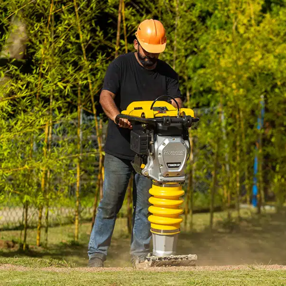 Compactador de Solo à Gasolina a Percussão 4.0HP TTR80ZMXP Toyama