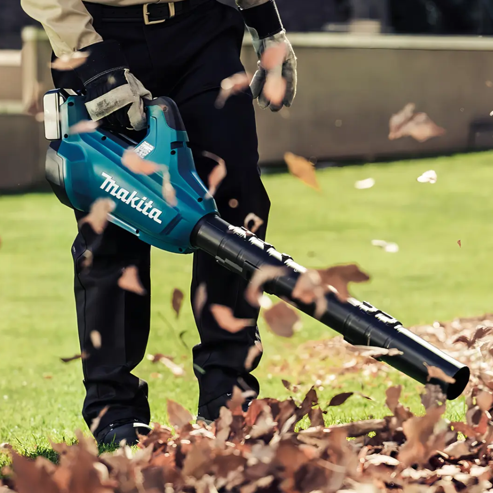 Soprador de Folhas Makita DUB362Z 36V Brushless com Bolsa 4 Baterias 5.0Ah e Carregador