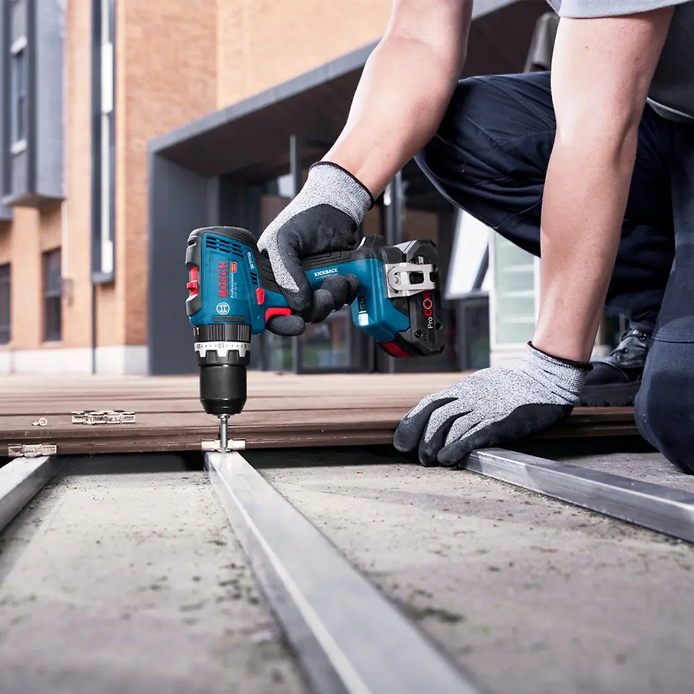 Parafusadeira Furadeira de Impacto Bosch GSB 18V-65 18V Brushless com 2 Baterias e Carregador