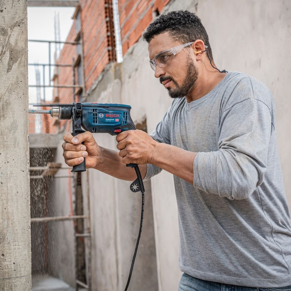 Furadeira Parafusadeira de Impacto BOSCH 1/2" 750W com Jogo de Pontas e Brocas Bosch X-Line 33 Peças