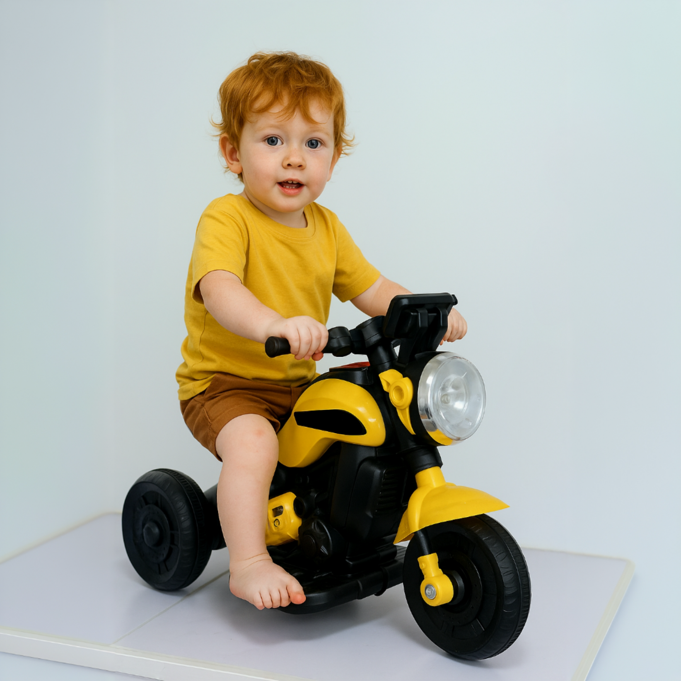 Mini Moto Elétrica Triciclo Infantil Zyppy 6V com Som e Música Amarela