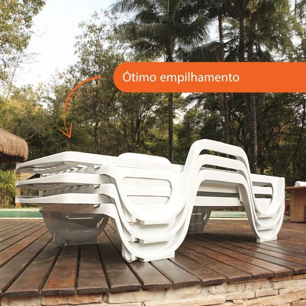 Espreguiçadeira de Plástico com Roda Branca